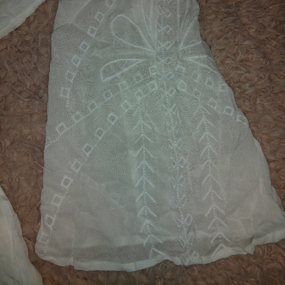 White romper - Picture 2 of 5